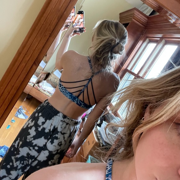 blue patterned bikini - Picture 4 of 4